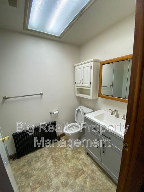 358 Hall St #2 - Photo 4 of 7