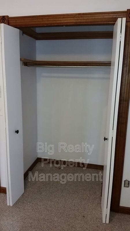 358 Hall St #2 - Photo 5 of 7
