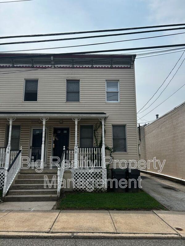 358 Hall St #2 - Photo 7 of 7