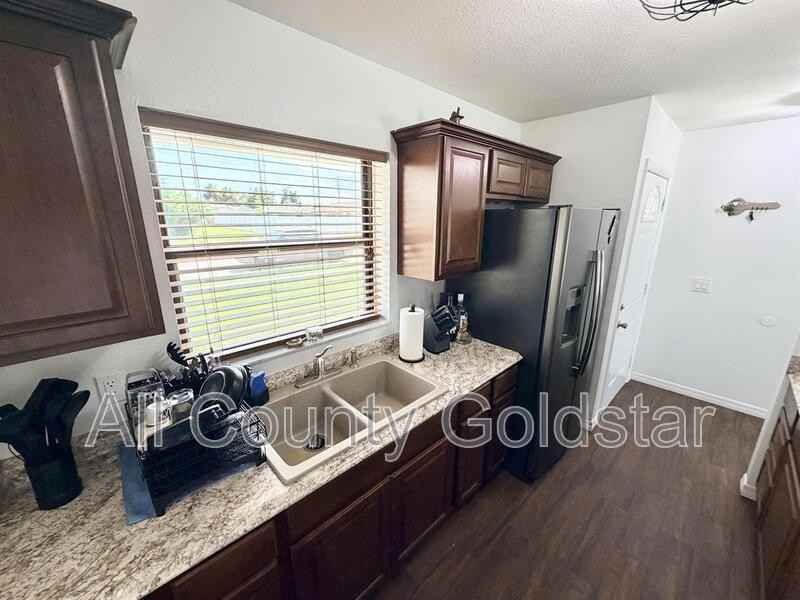 5815 Spearman Cir - Photo 3 of 11
