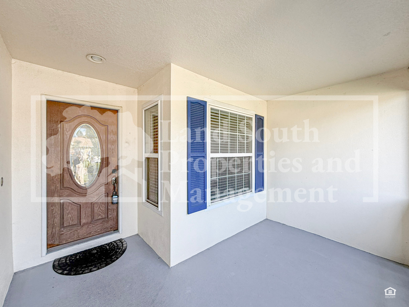683 Jessanda Cir - Photo 2 of 27