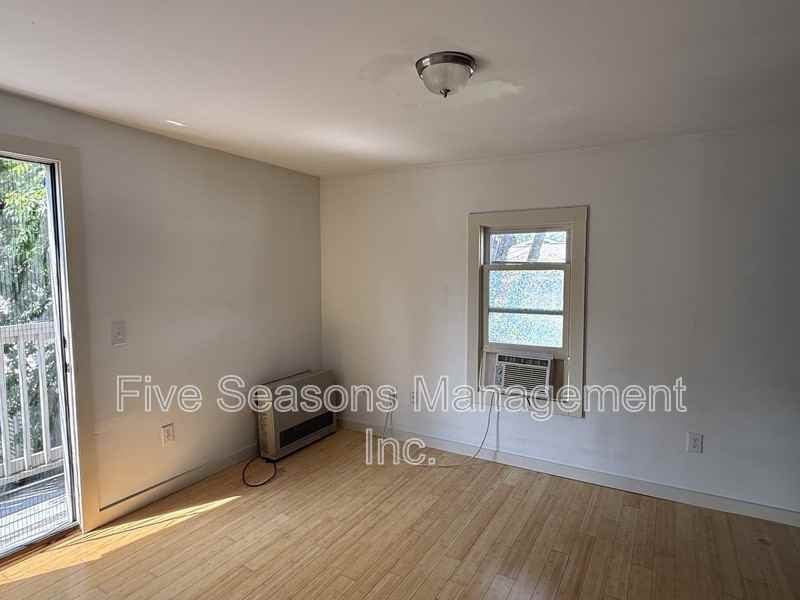 133 Elmwood Ave - Photo 5 of 27