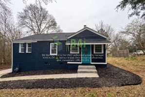 featured image of 1418 E 10th St