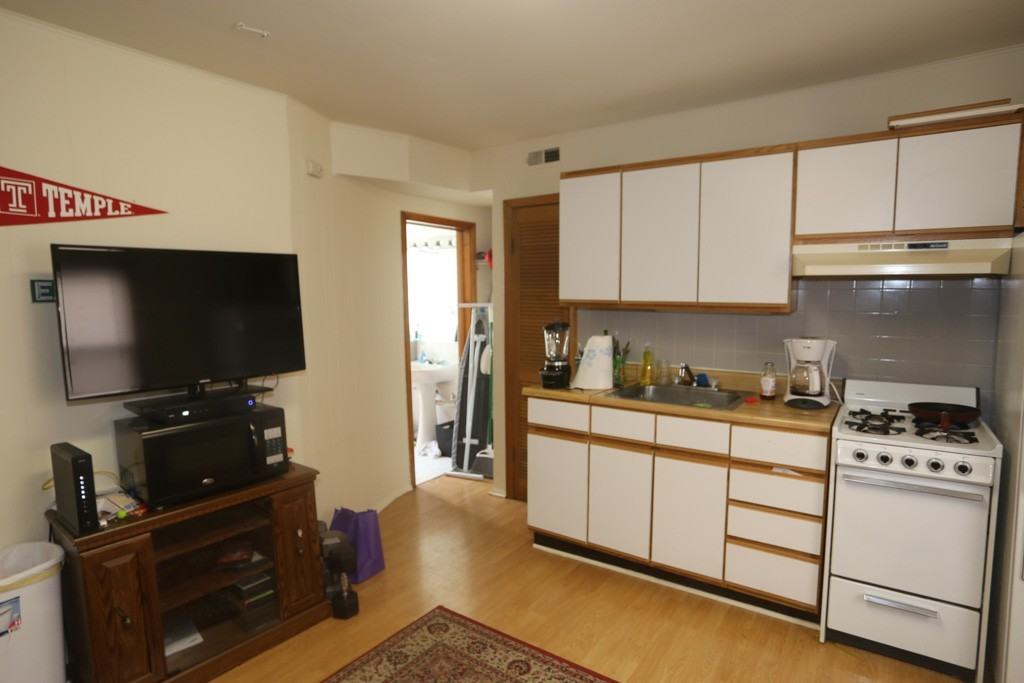 3907 N Ashland Ave #1R - Photo 3 of 13