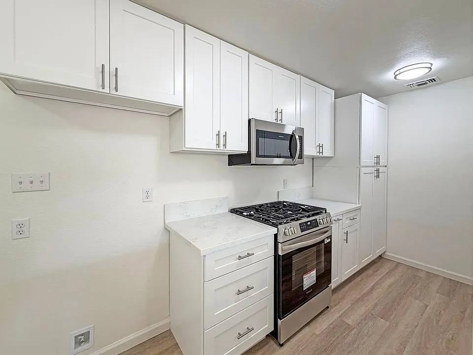 7825 Glen Tree Drive #B - Photo 7 of 15