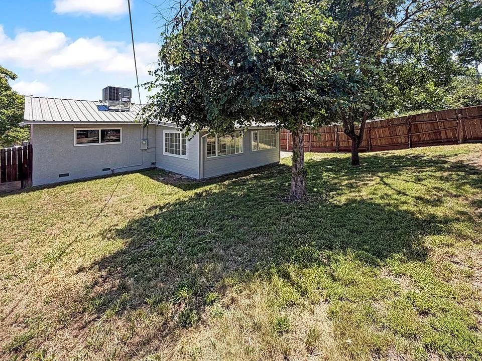 7825 Glen Tree Drive #B - Photo 5 of 15
