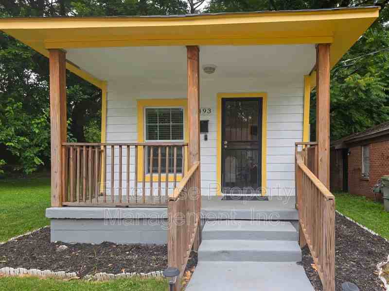 493 Boston St - Photo 3 of 3
