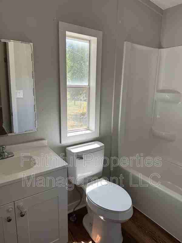 6101 Circle Dr - Photo 3 of 9