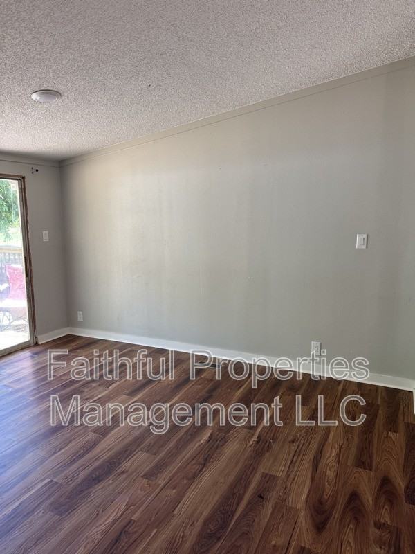 6101 Circle Dr - Photo 6 of 9