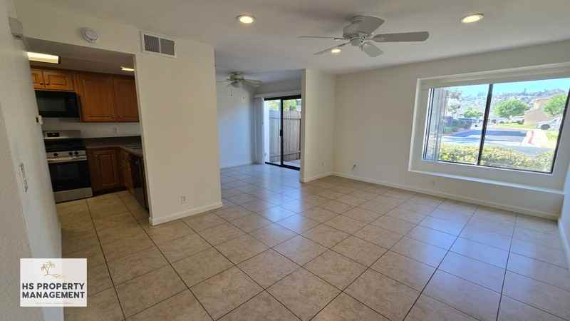 1542 Granite Hills Dr #C - Photo 4 of 29