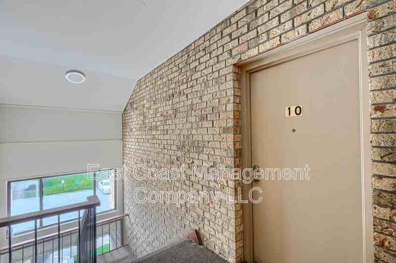3928 Rolling Rd #10 - Photo 3 of 24