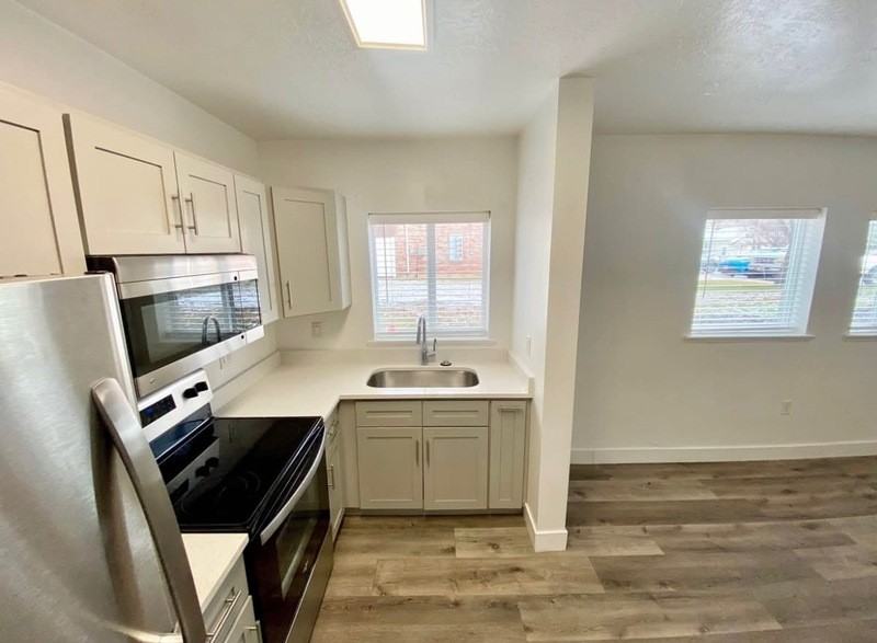 295 Eastsouth - Photo 4 of 12