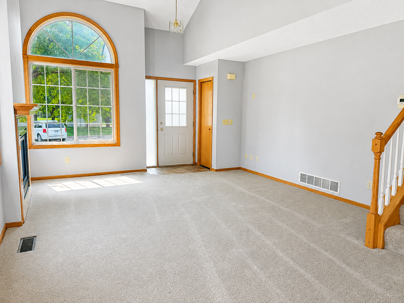 12658 43rd St Ne - Photo 3 of 17