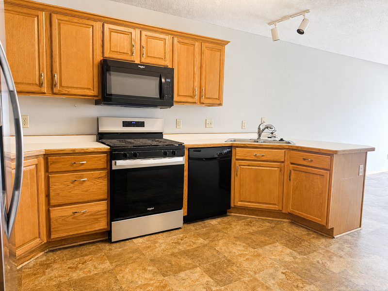 12658 43rd St Ne - Photo 6 of 17