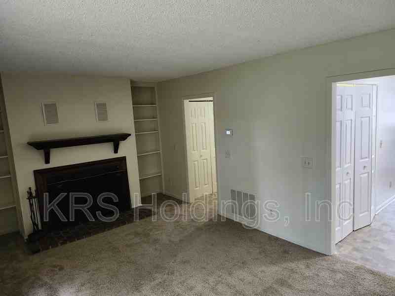 1129 Mountain View Dr - Photo 4 of 15