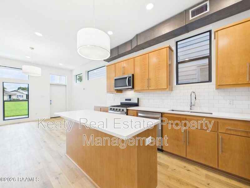 201 1120S Washington Street #201 - Photo 7 of 26
