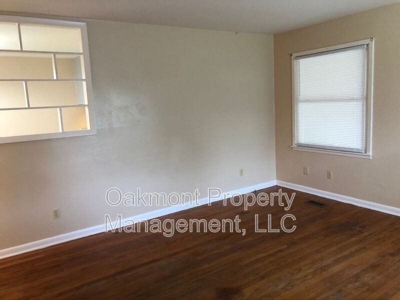 4047 Village Dr - Photo 2 of 11