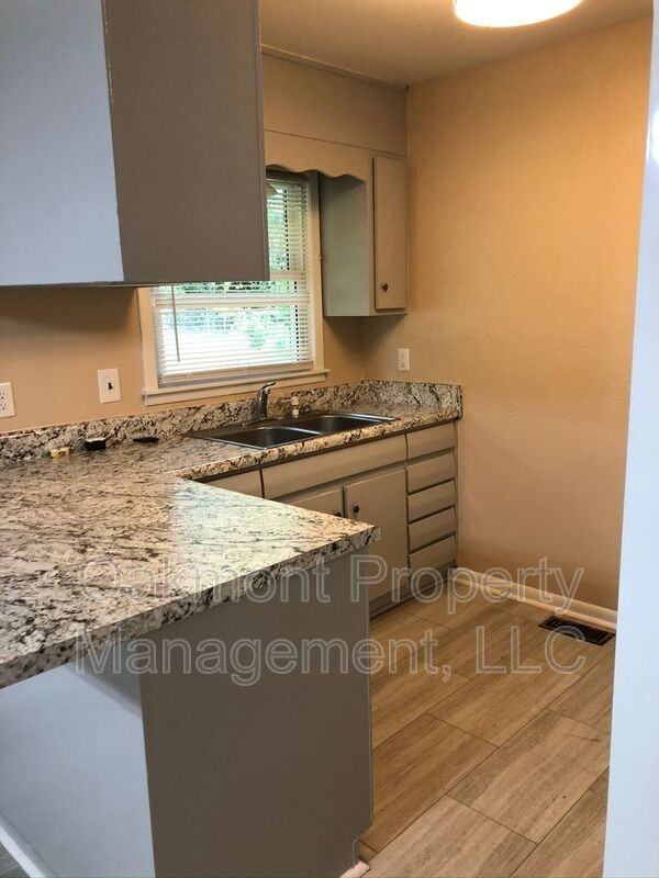4047 Village Dr - Photo 6 of 11