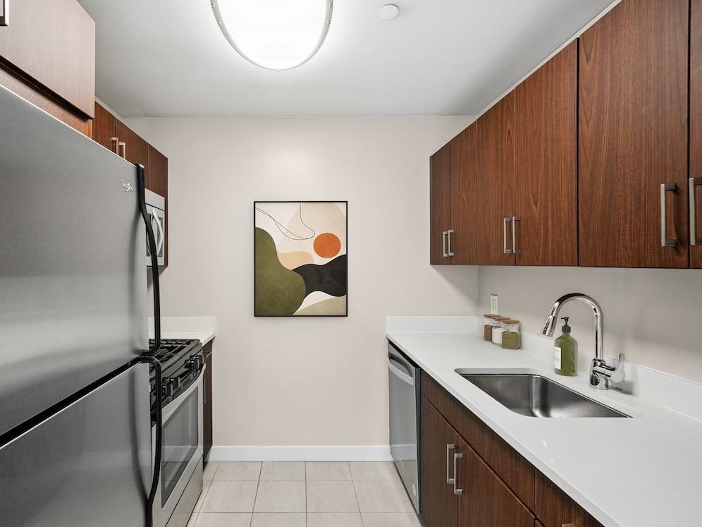 Avalon West Chelsea - Photo 2 of 28