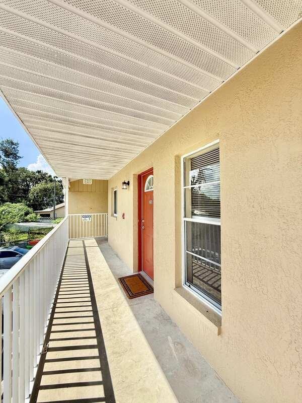 1915 Schlotter Cir - Photo 4 of 43