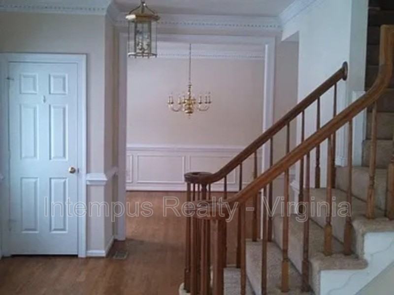 7140 Chesterfield Dr - Photo 2 of 8