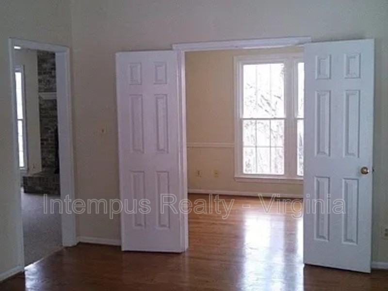 7140 Chesterfield Dr - Photo 5 of 8