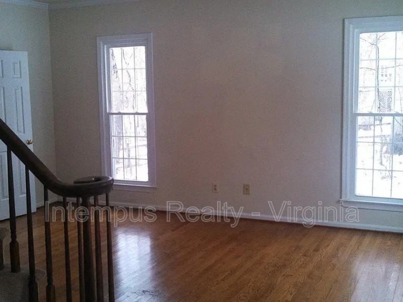 7140 Chesterfield Dr - Photo 7 of 8