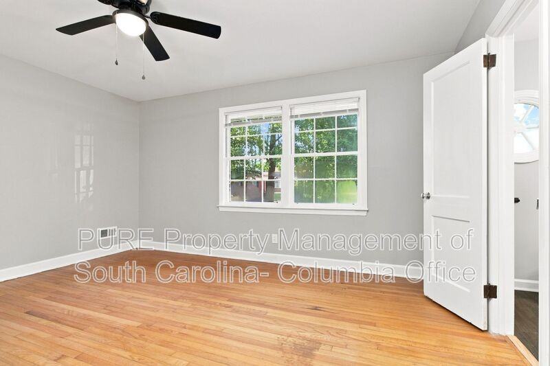 1727 Omarest Dr - Photo 4 of 18
