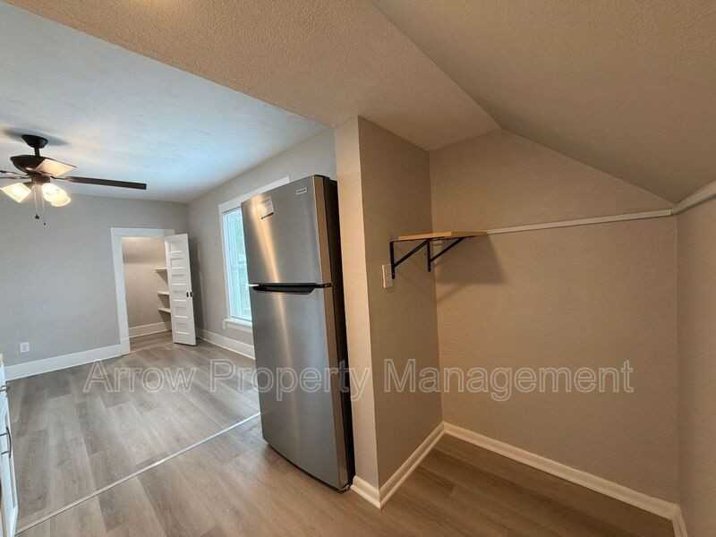 136 N 27th St #2 - Photo 4 of 16