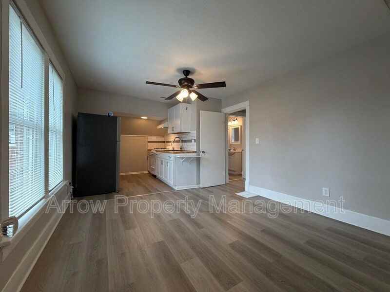 136 N 27th St #2 - Photo 6 of 16