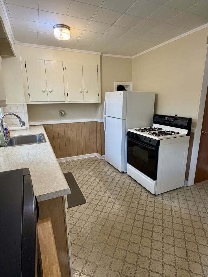 Loring Ave #1 - Photo 4 of 10