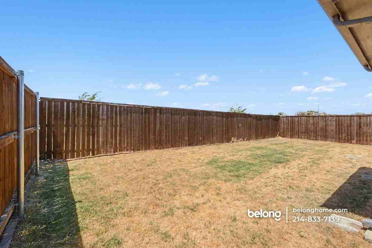 3505 Kingsview Dr - Photo 4 of 26