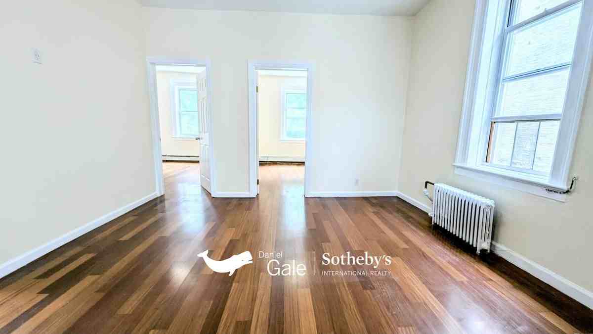 1215 31st Dr - Photo 4 of 11