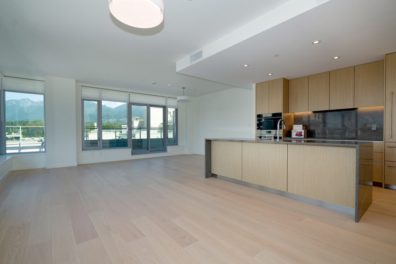 777 Harbour Way #703 - Photo 3 of 40