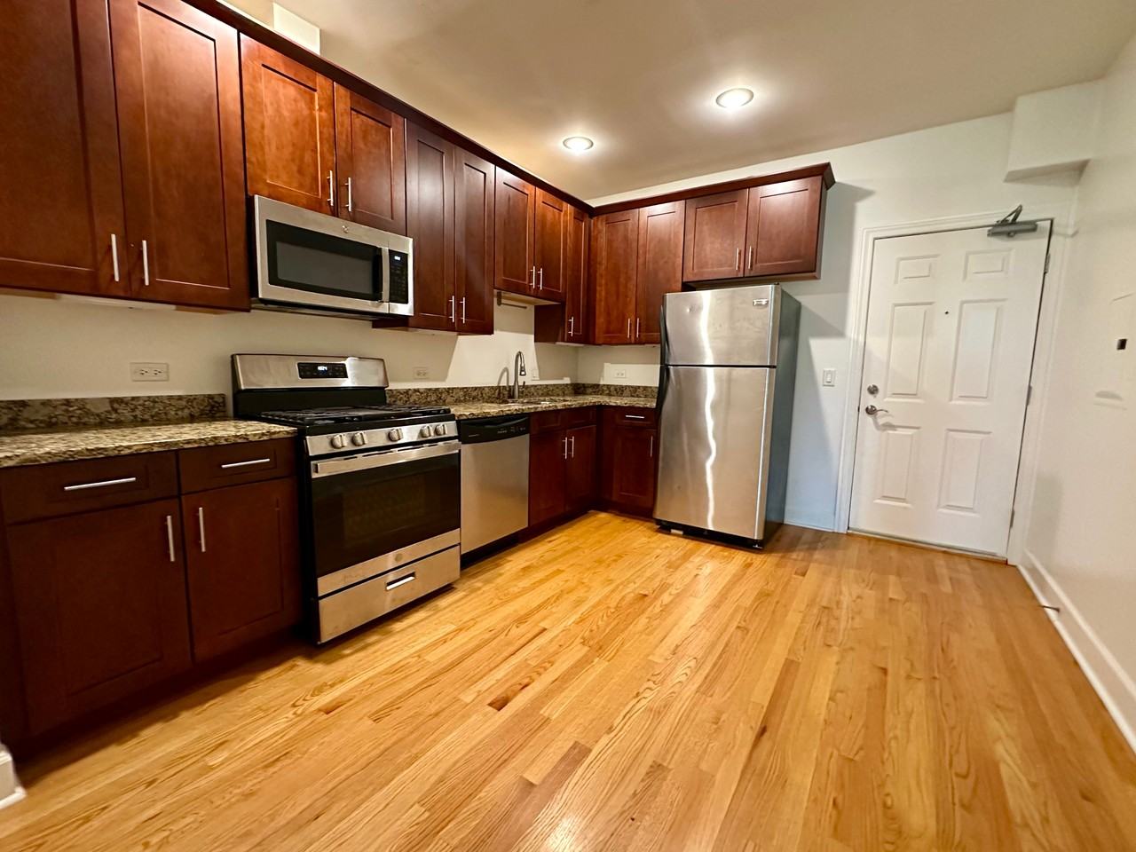 802 Brummel St #3rd - Photo 4 of 14