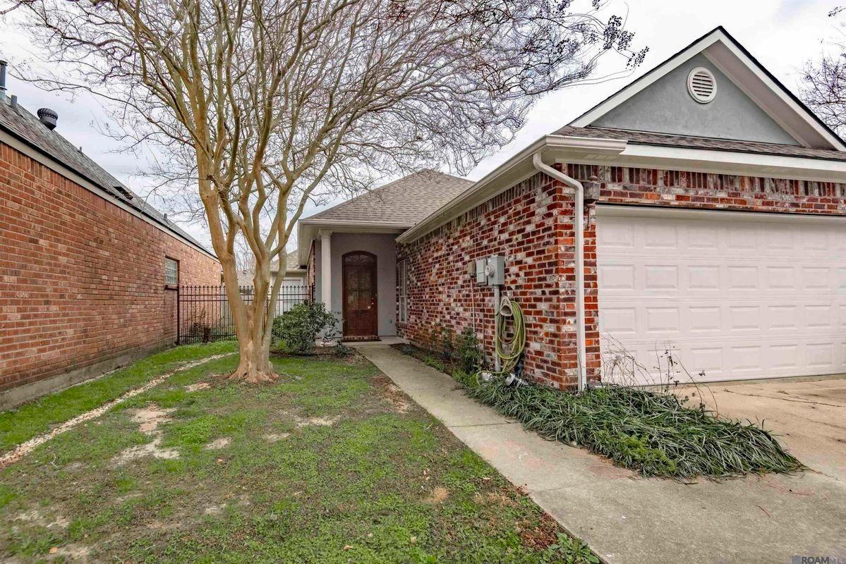 5545 Ducros Dr - Photo 2 of 19