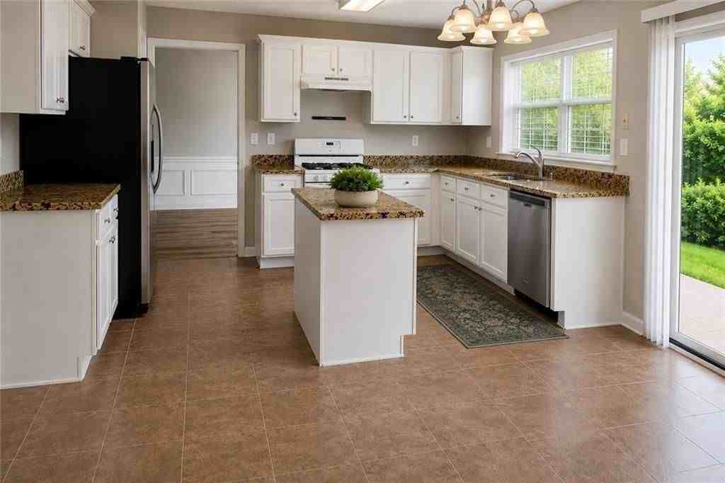 355 Waddington Trl - Photo 2 of 9