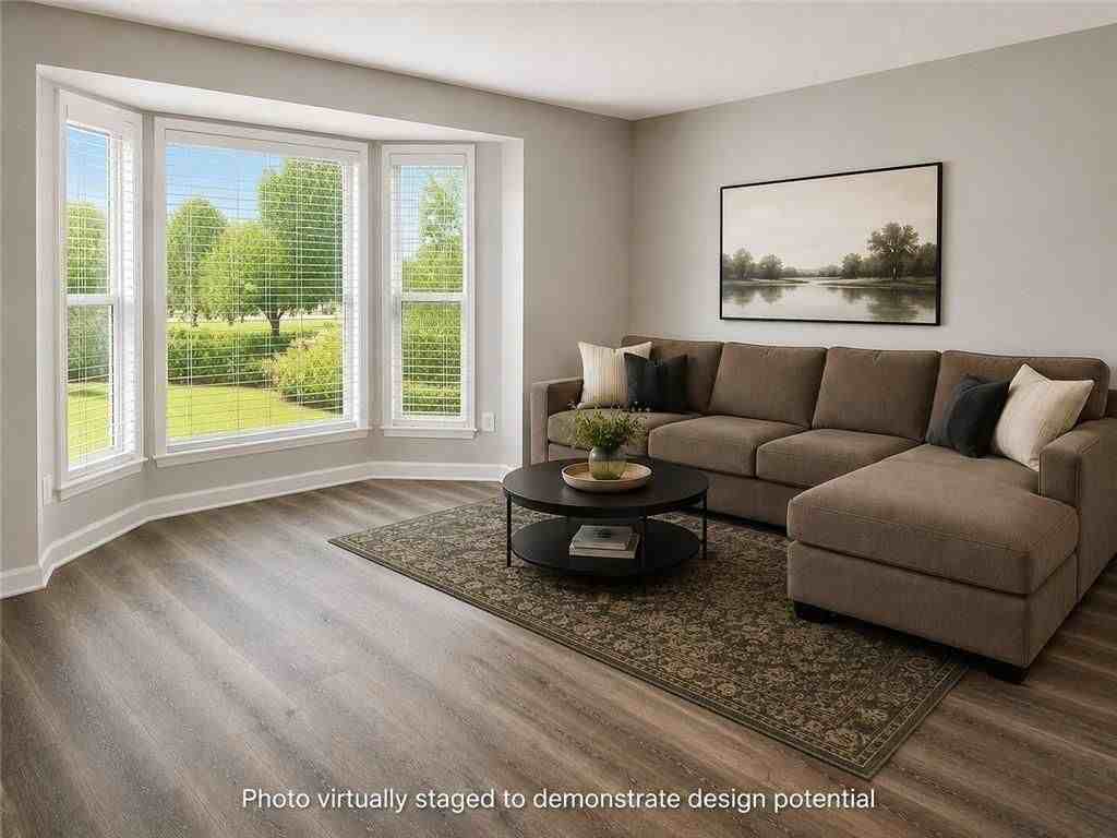 355 Waddington Trl - Photo 5 of 9
