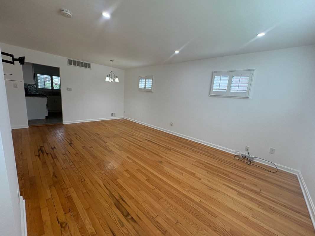4030 Lyons St - Photo 4 of 21