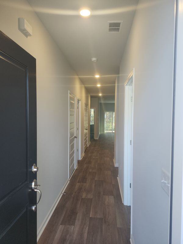 1390 Speedway St - Photo 3 of 16