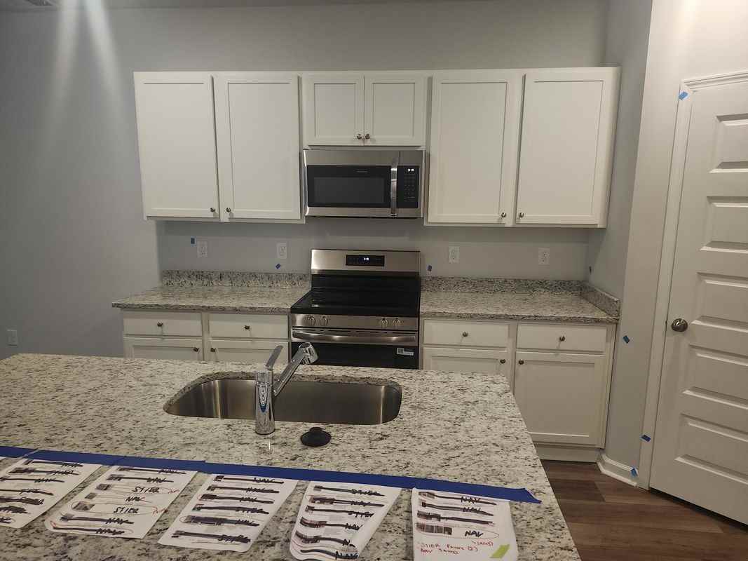 1390 Speedway St - Photo 5 of 16