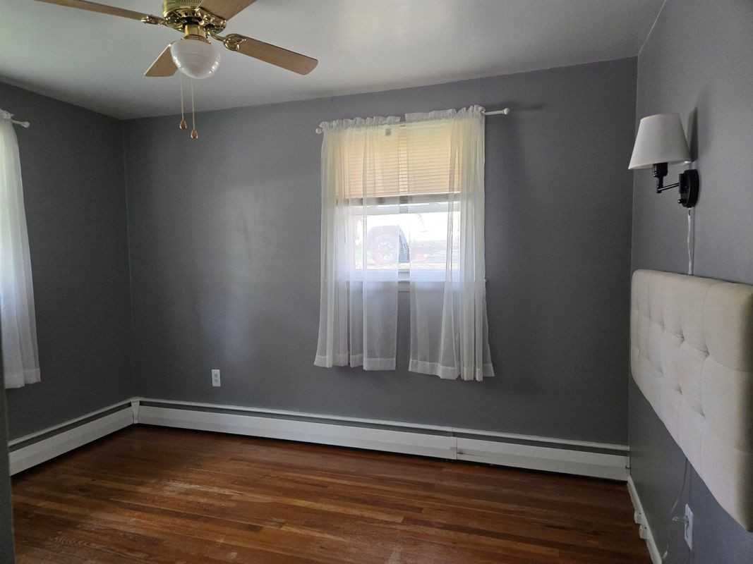 384 Huse Rd - Photo 4 of 16