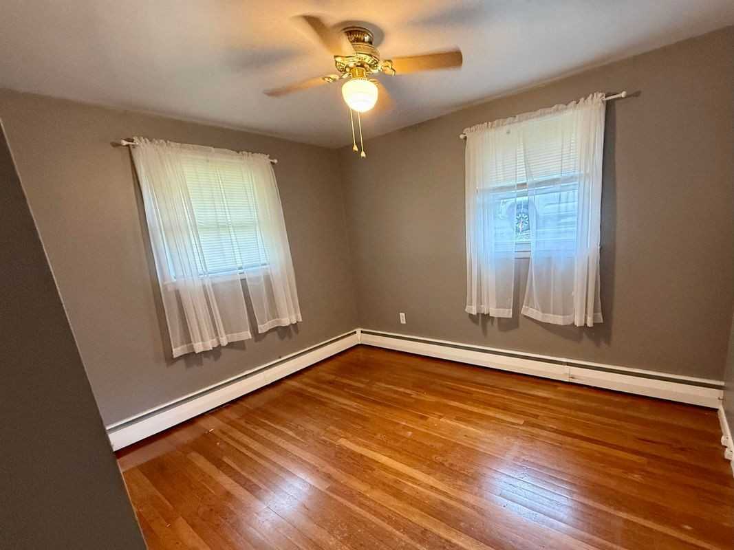 384 Huse Rd - Photo 7 of 16