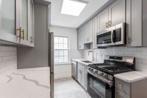 featured image of 32 Kelly Pkwy ##1