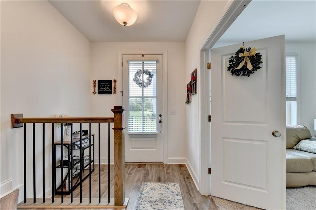 522 Healy Dr - Photo 5 of 45