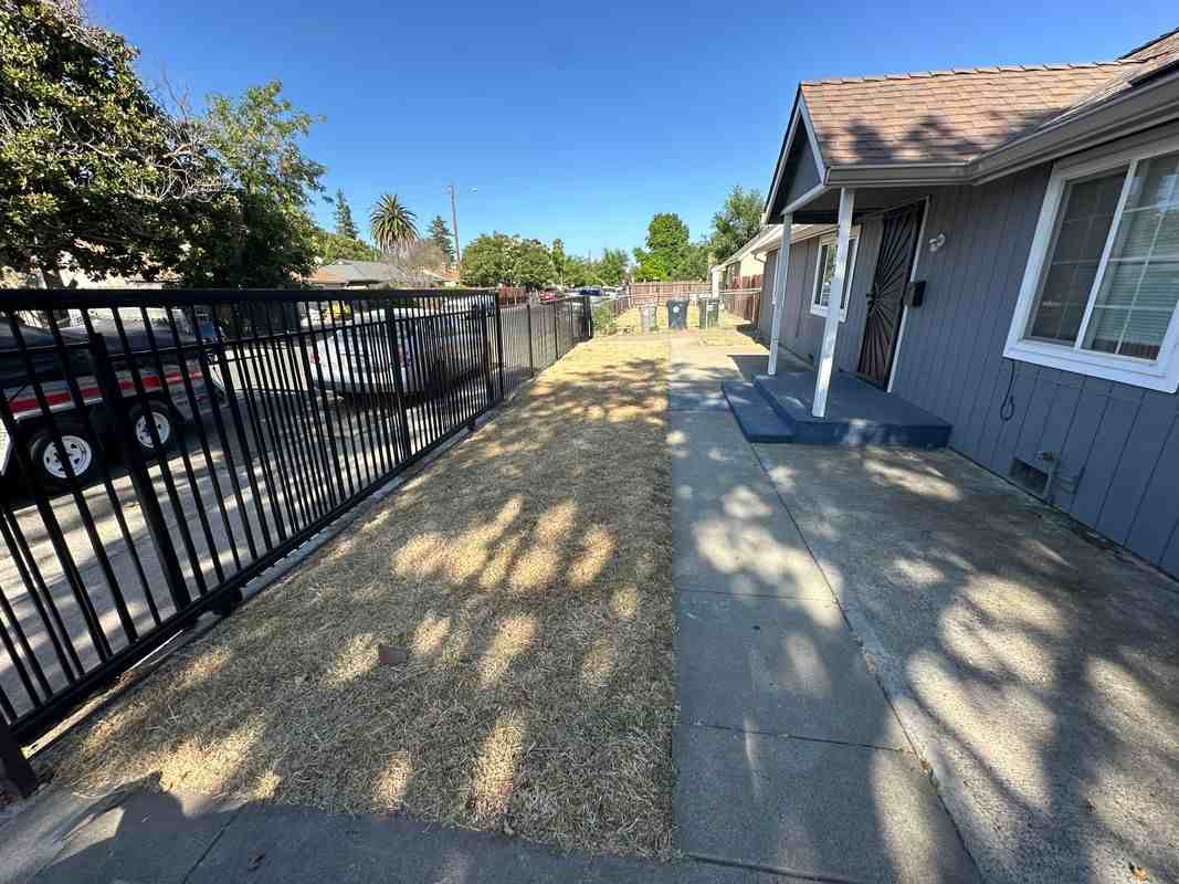672 Las Palmas Ave - Photo 3 of 16
