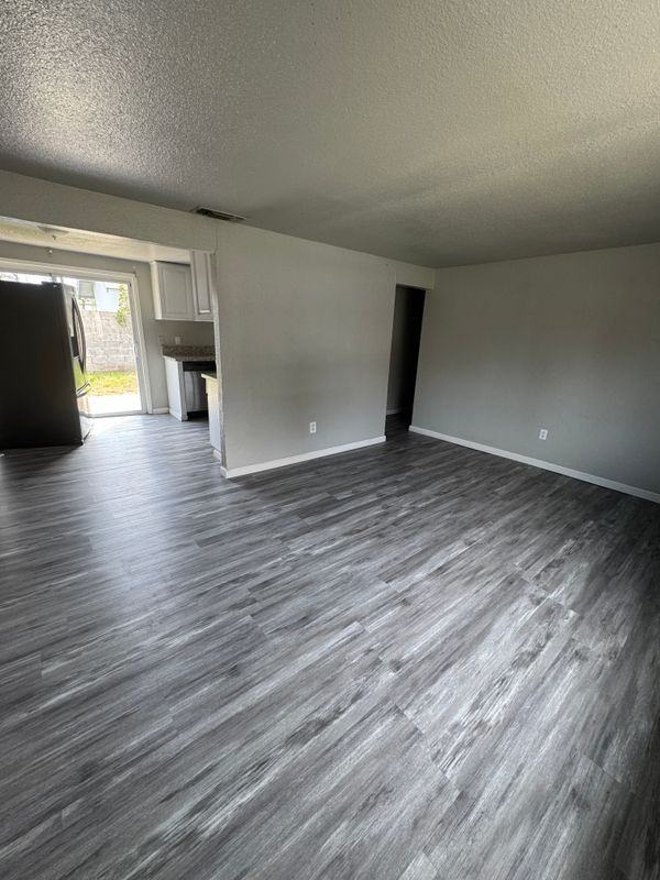 672 Las Palmas Ave - Photo 5 of 16