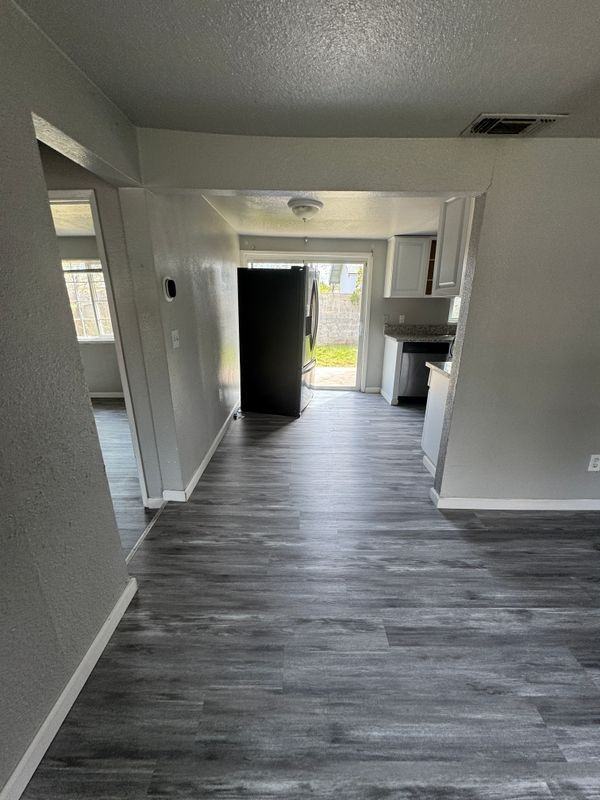 672 Las Palmas Ave - Photo 6 of 16