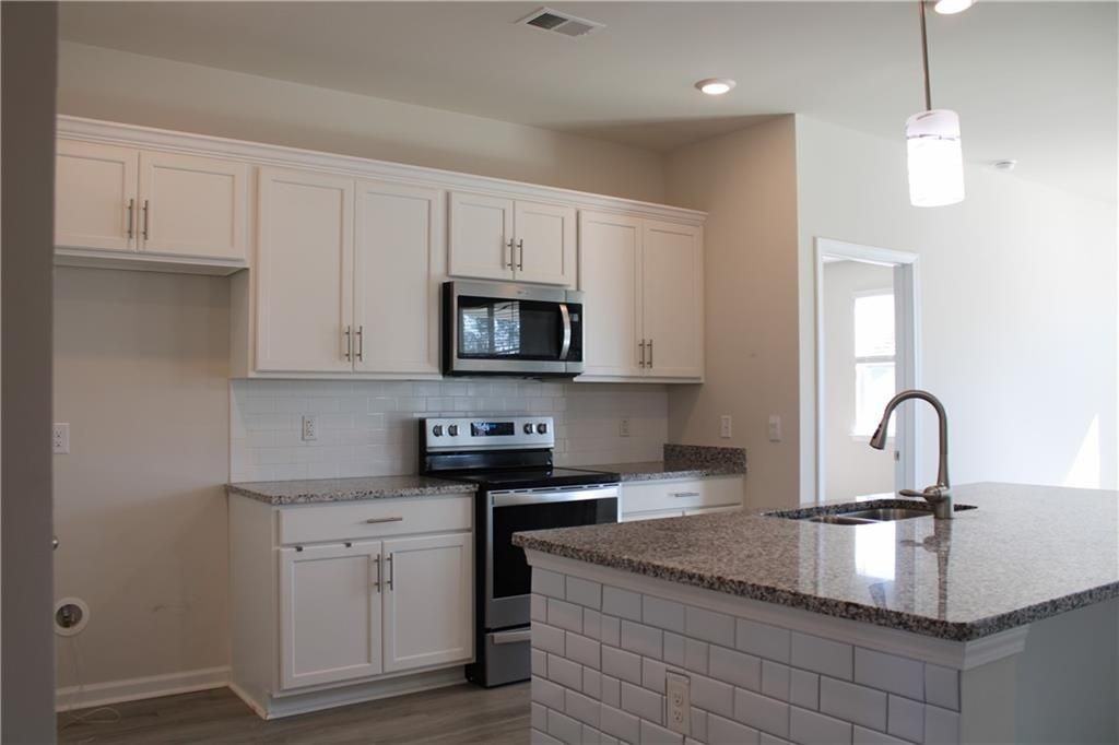 3 Woodford Reserve Dr - Photo 3 of 11