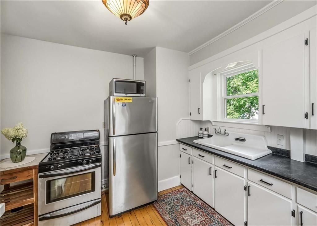 329 Glenwood Ave - Photo 4 of 18